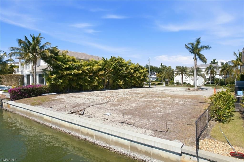 1670 Dolphin Ct , Naples, FL 34102 Photo