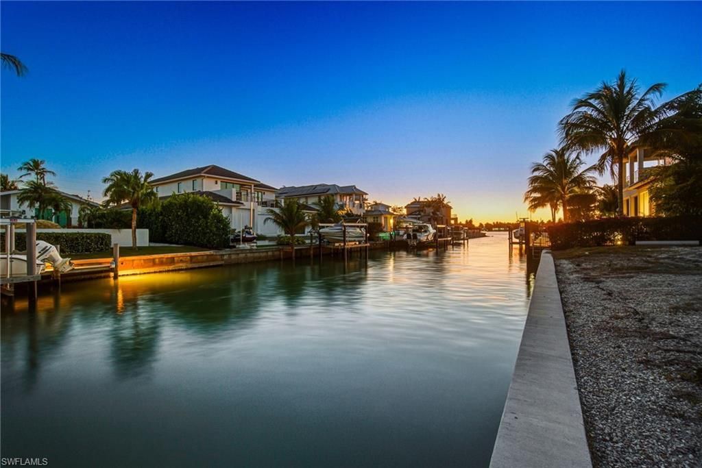 1670 Dolphin Ct , Naples, FL 34102 Photo