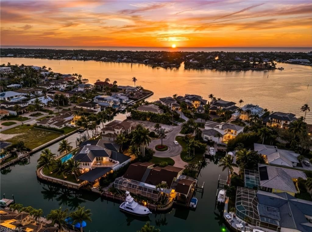 1670 Dolphin Ct , Naples, FL 34102 Photo