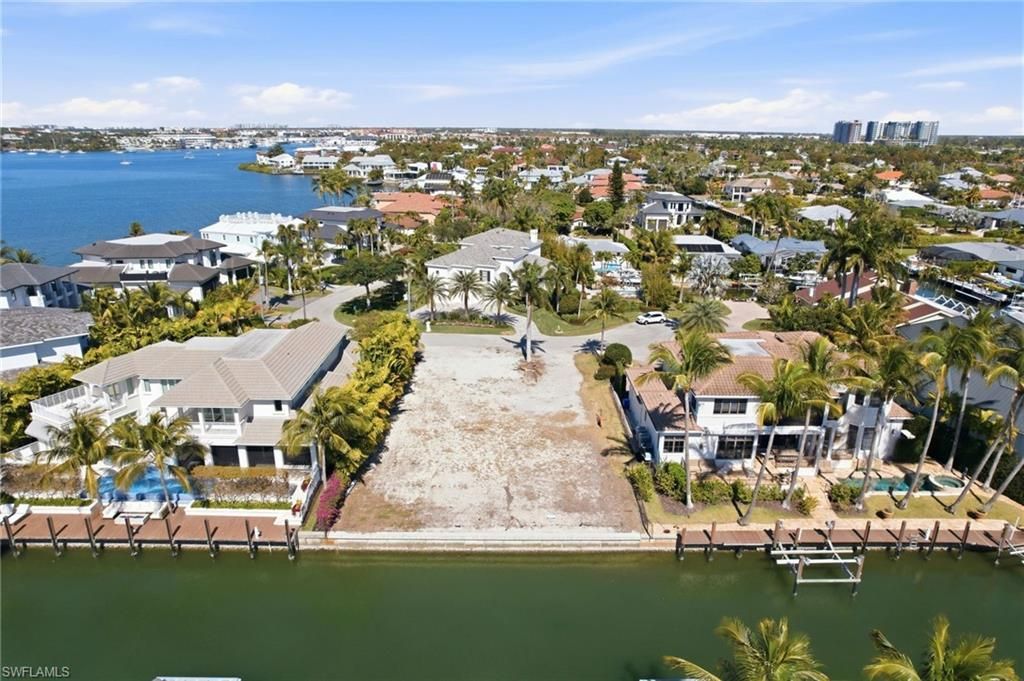 1670 Dolphin Ct, Naples, FL 34102 Photo