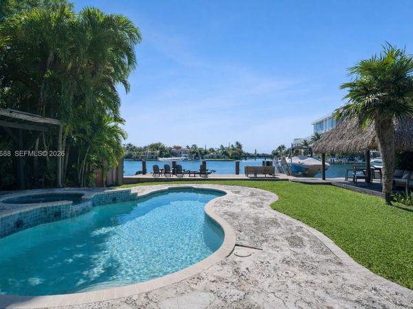 744 Lakeview Dr , Miami Beach, FL 33140