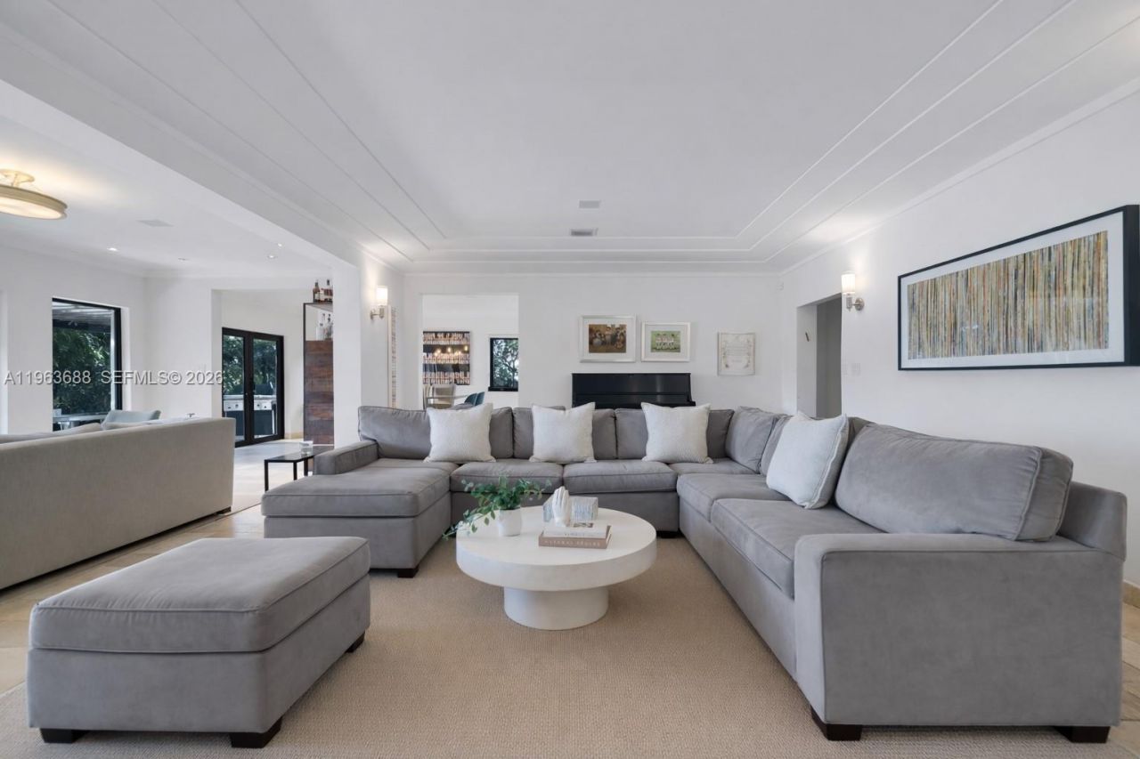 744 Lakeview Dr , Miami Beach, FL 33140 Photo