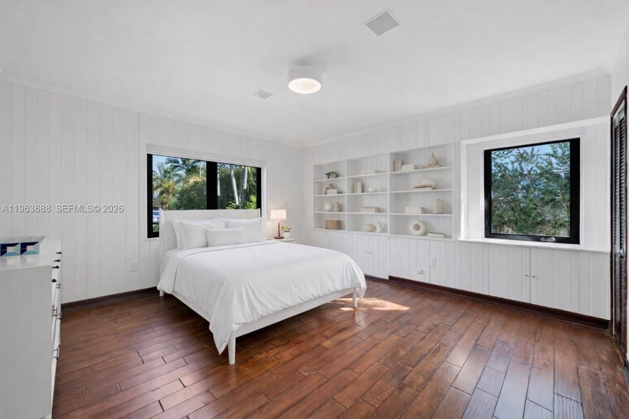 744 Lakeview Dr , Miami Beach, FL 33140 Photo