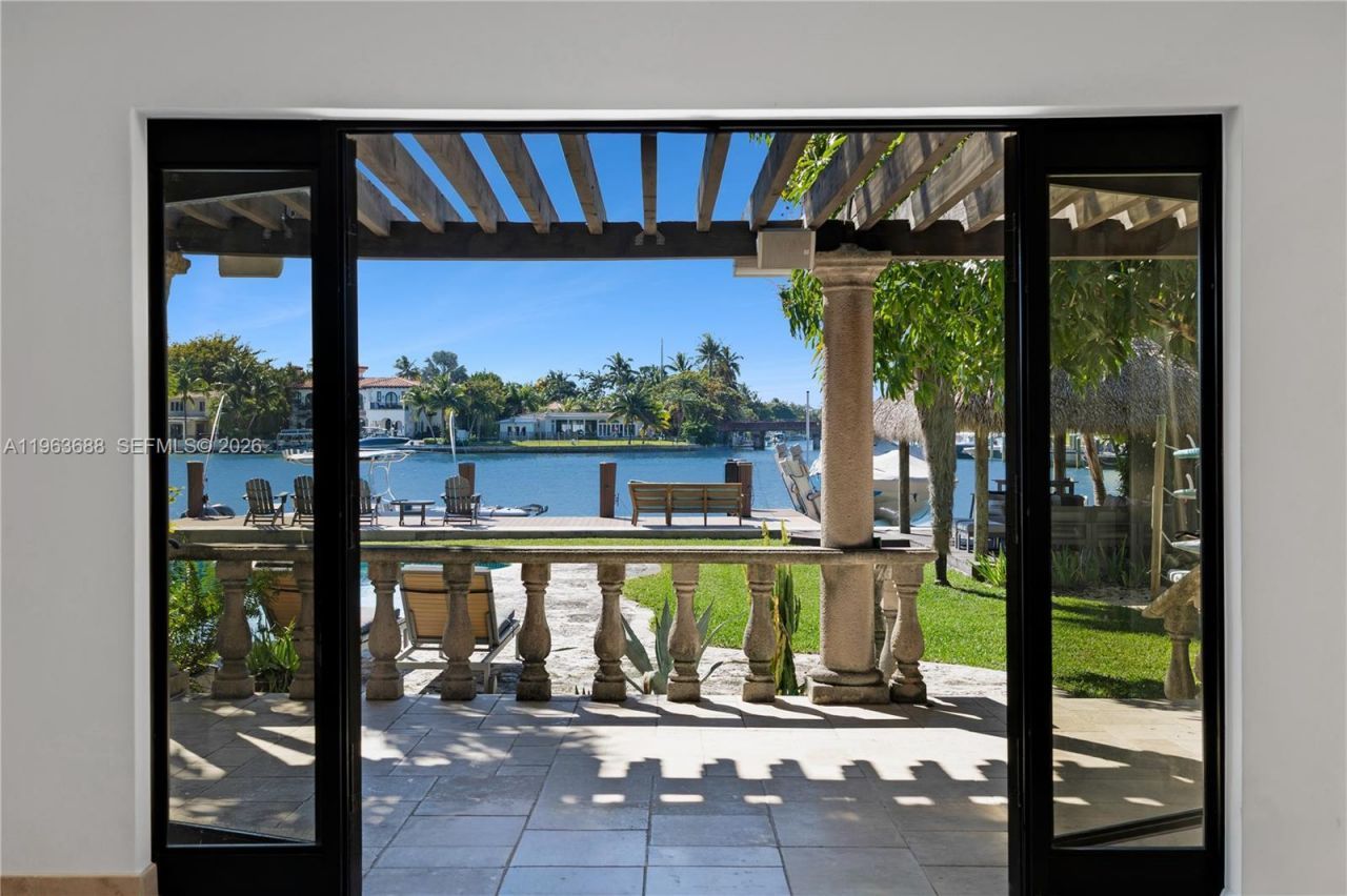 744 Lakeview Dr , Miami Beach, FL 33140 Photo