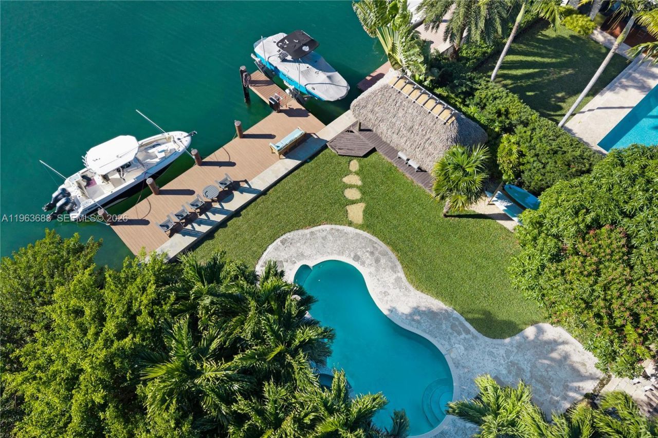 744 Lakeview Dr , Miami Beach, FL 33140 Photo