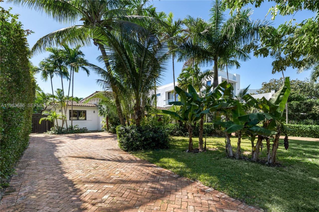 744 Lakeview Dr , Miami Beach, FL 33140 Photo