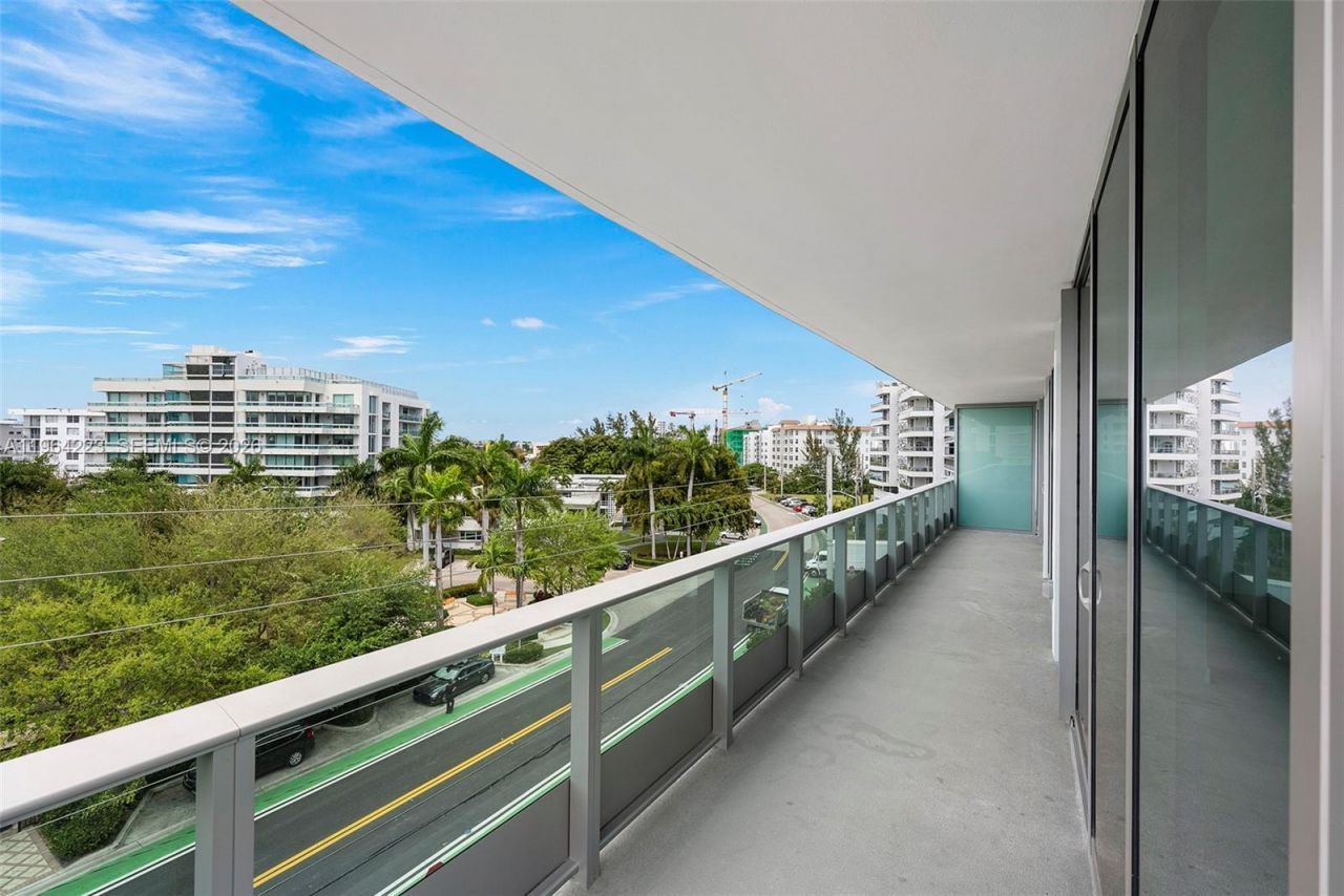 9201 E Bay Harbor Drive, Unit 502, Bay Harbor Islands, FL 33154 Photo
