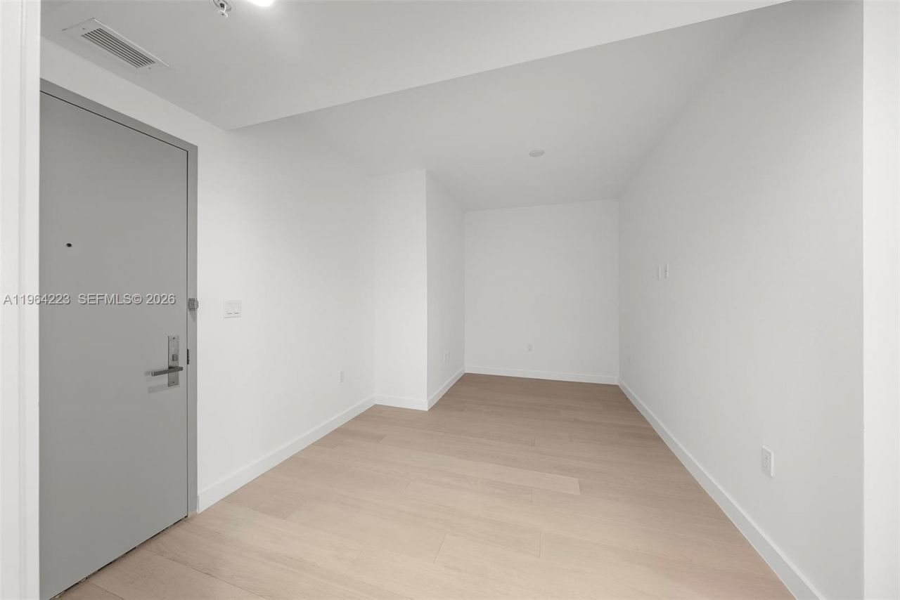 9201 E Bay Harbor Drive, Unit 502, Bay Harbor Islands, FL 33154 Photo