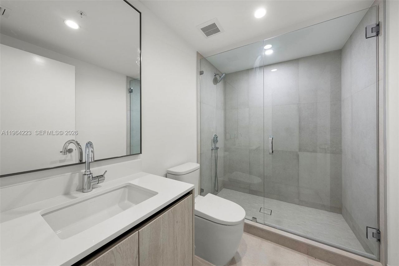 9201 E Bay Harbor Drive, Unit 502, Bay Harbor Islands, FL 33154 Photo