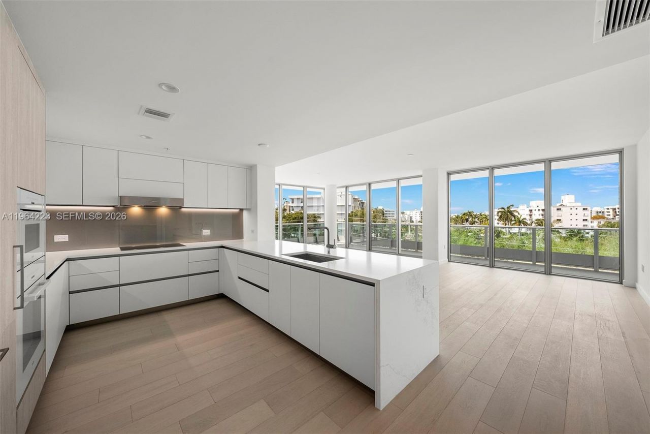 9201 E Bay Harbor Drive, Unit 502, Bay Harbor Islands, FL 33154 Photo