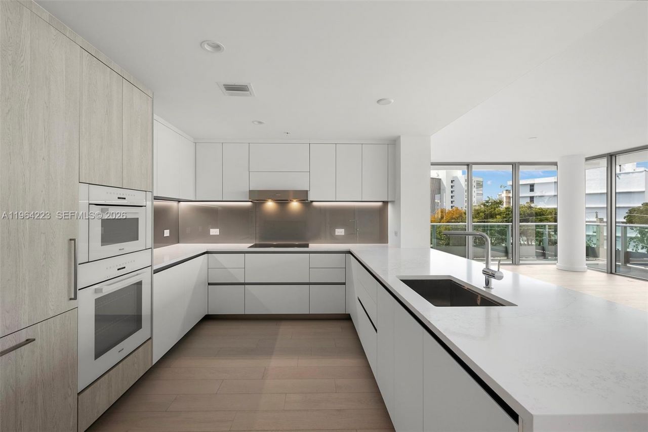 9201 E Bay Harbor Drive, Unit 502, Bay Harbor Islands, FL 33154 Photo