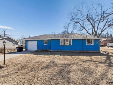 8539 Hamilton Street, Omaha, NE 68114