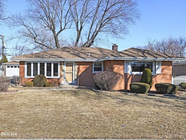 7132 W 84th Place, Burbank, IL 60459