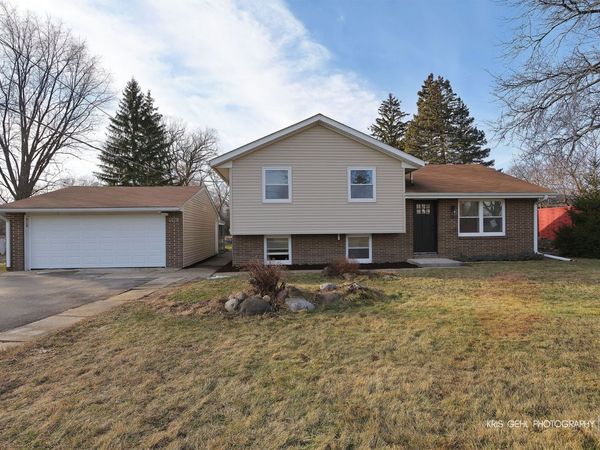 1070 Belle Plaine Avenue, Gurnee, IL 60031