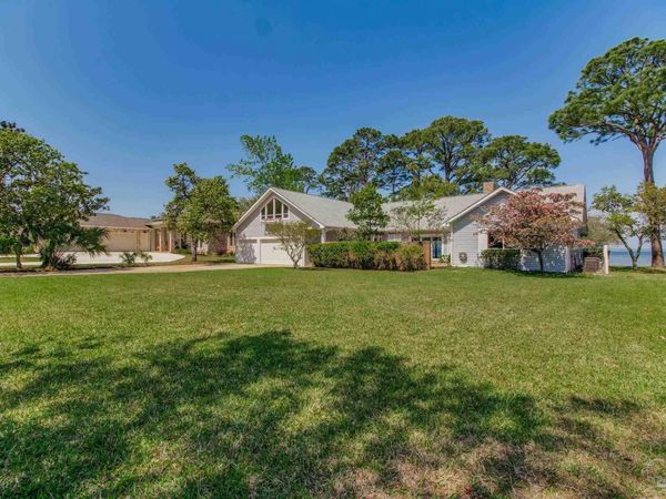 5202 Pale Moon Dr, Pensacola, FL 32507