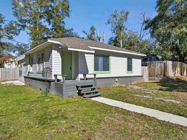 5260 Milton Trl, Milton, FL 32583