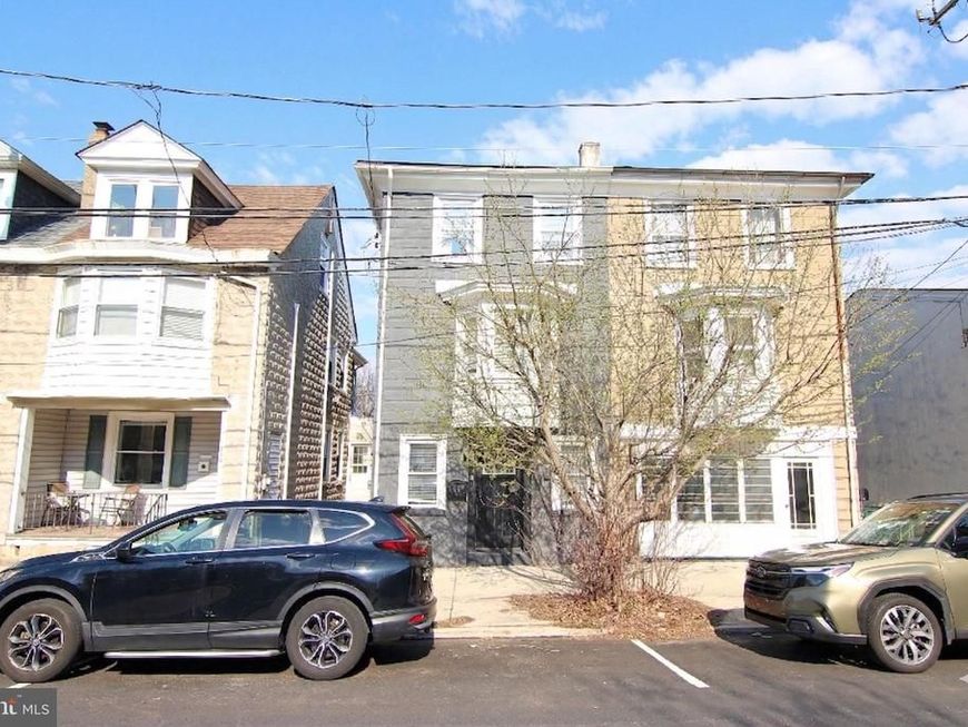 14 Maple Street, Conshohocken, PA 19428 Main Photo