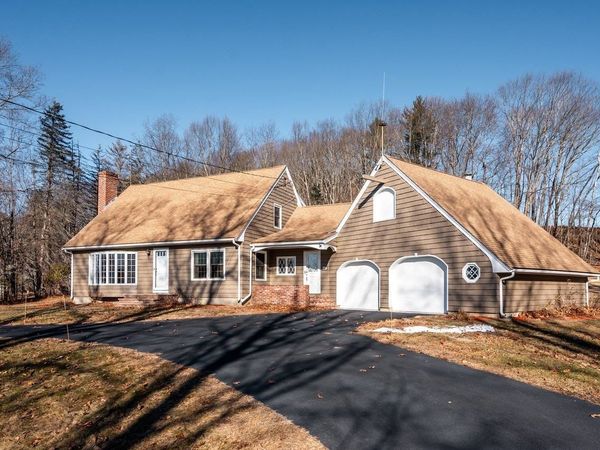 45 Weare Road, Hampton Falls, NH 03844