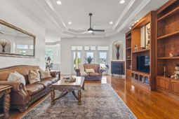 611 Oxbow Dr. photo 4