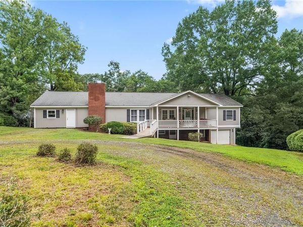 156 Brooks Street , Troutman, NC 28166