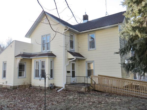 407 W Maple Street, Maquoketa, IA 52060