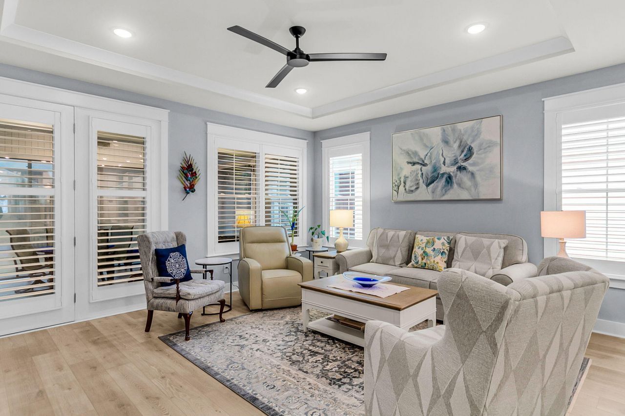 133 Leeward Landing Photo 16