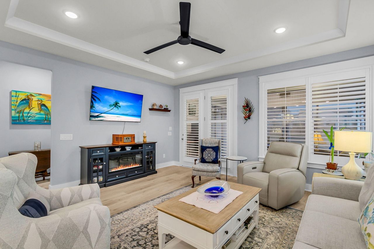 133 Leeward Landing Photo 17