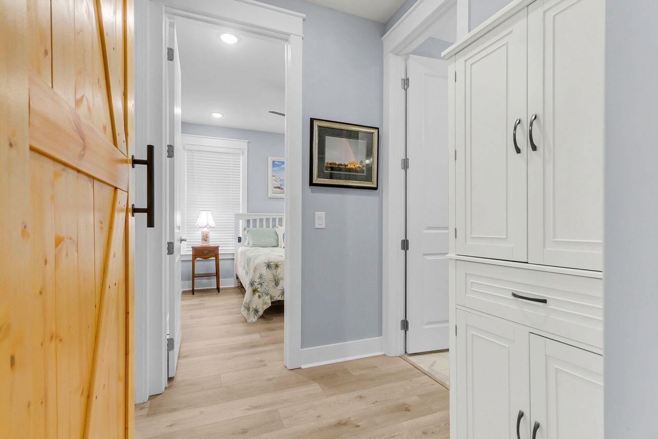 133 Leeward Landing Photo 22