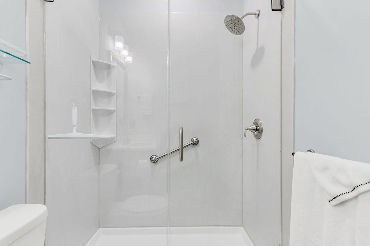 133 Leeward Landing Photo 37