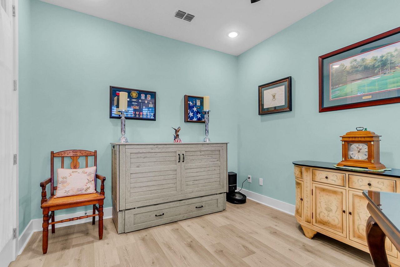 133 Leeward Landing Photo 8