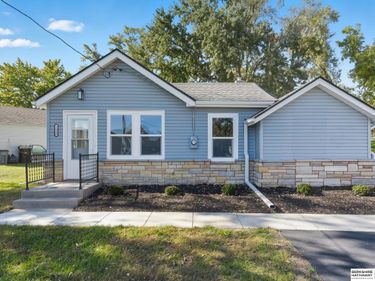 2012 Benson Gardens Boulevard, Omaha, NE 68134