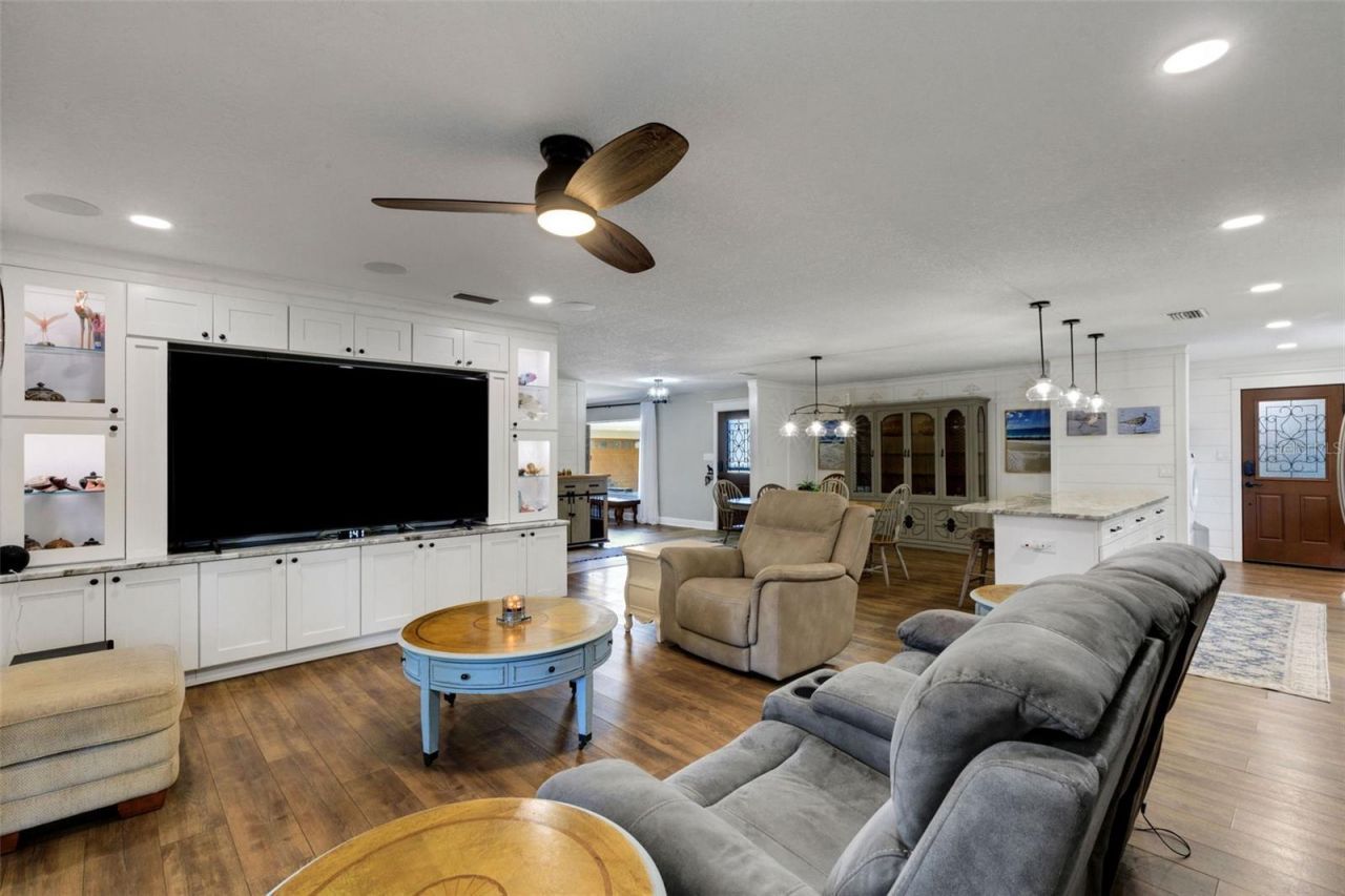 1319 Edgewater Beach Drive, Lakeland, FL 33805 Photo