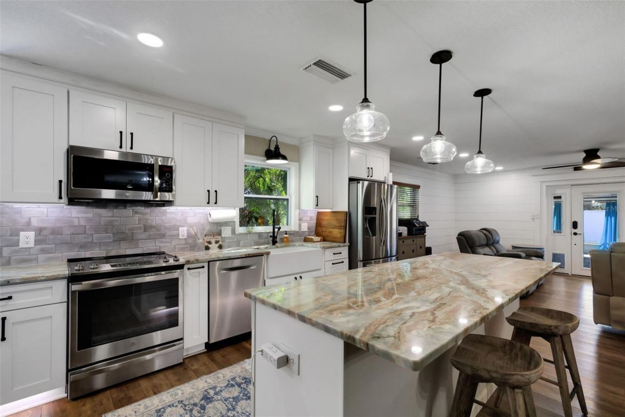 1319 Edgewater Beach Drive, Lakeland, FL 33805 Photo