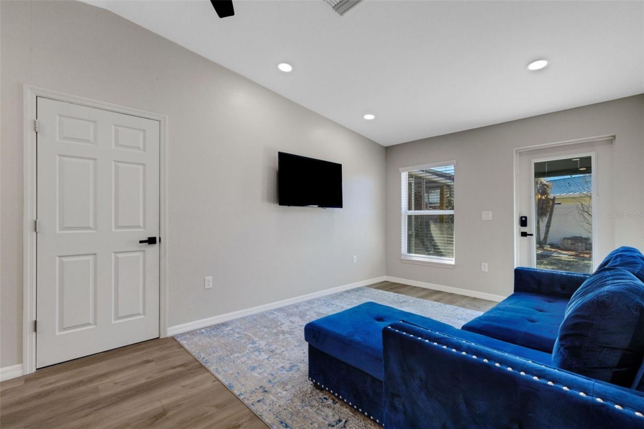 1319 Edgewater Beach Drive, Lakeland, FL 33805 Photo