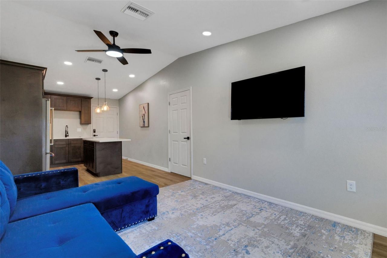 1319 Edgewater Beach Drive, Lakeland, FL 33805 Photo