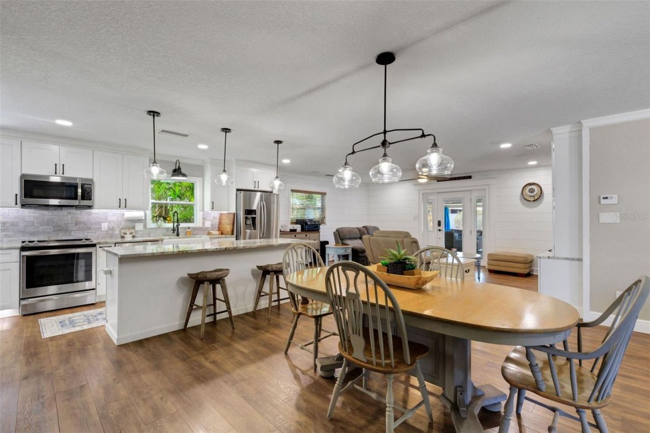 1319 Edgewater Beach Drive, Lakeland, FL 33805 Photo