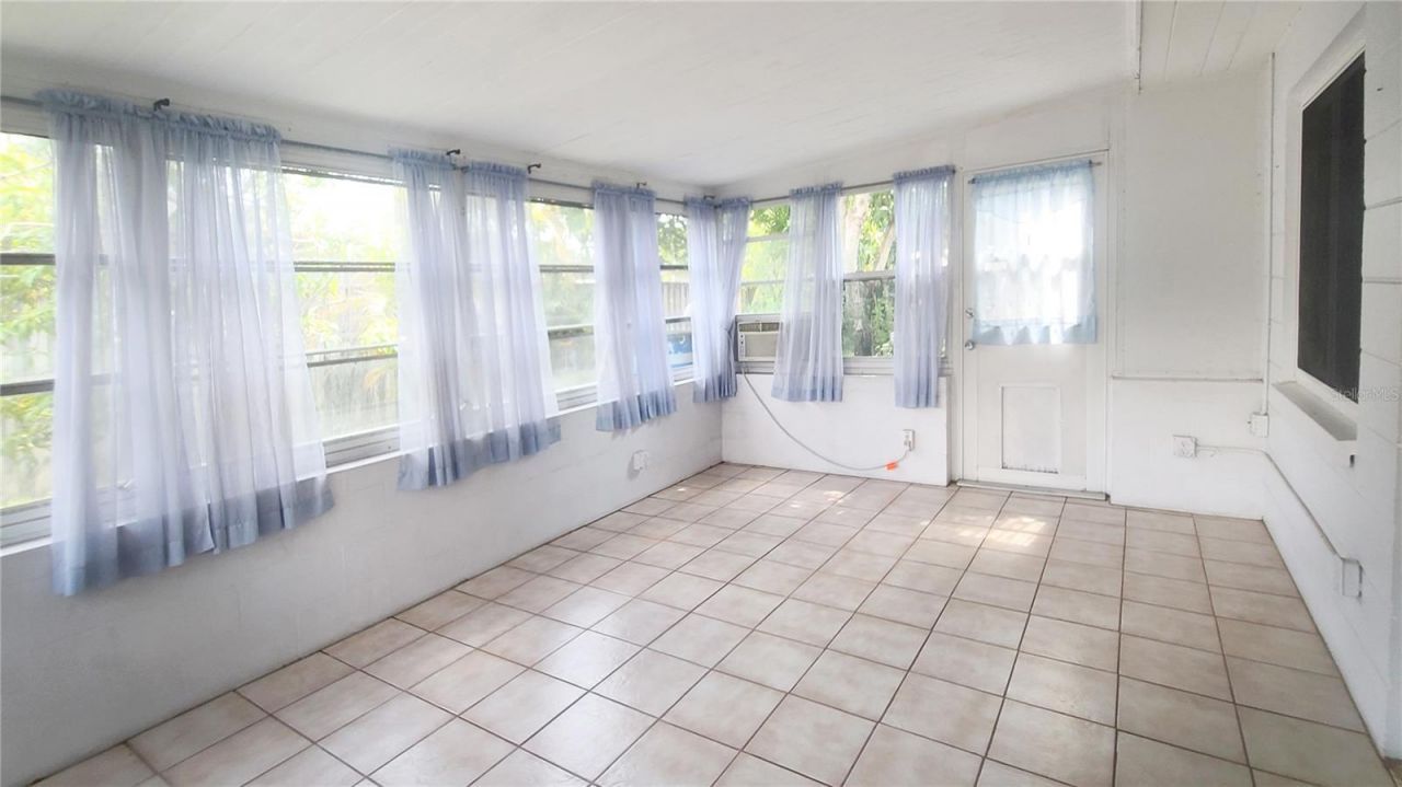 655 42nd Avenue N, Saint Petersburg, FL 33703 Photo