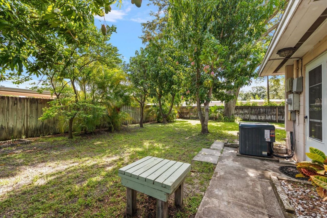 655 42nd Avenue N, Saint Petersburg, FL 33703 Photo