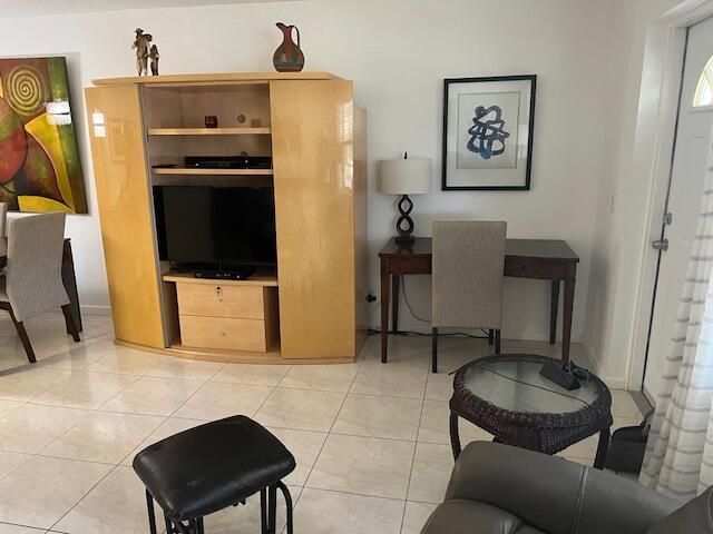 300 Windsor, Unit M, West Palm Beach, FL 33417 Photo