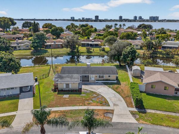 1422 42nd Street, West Palm Beach, FL 33407