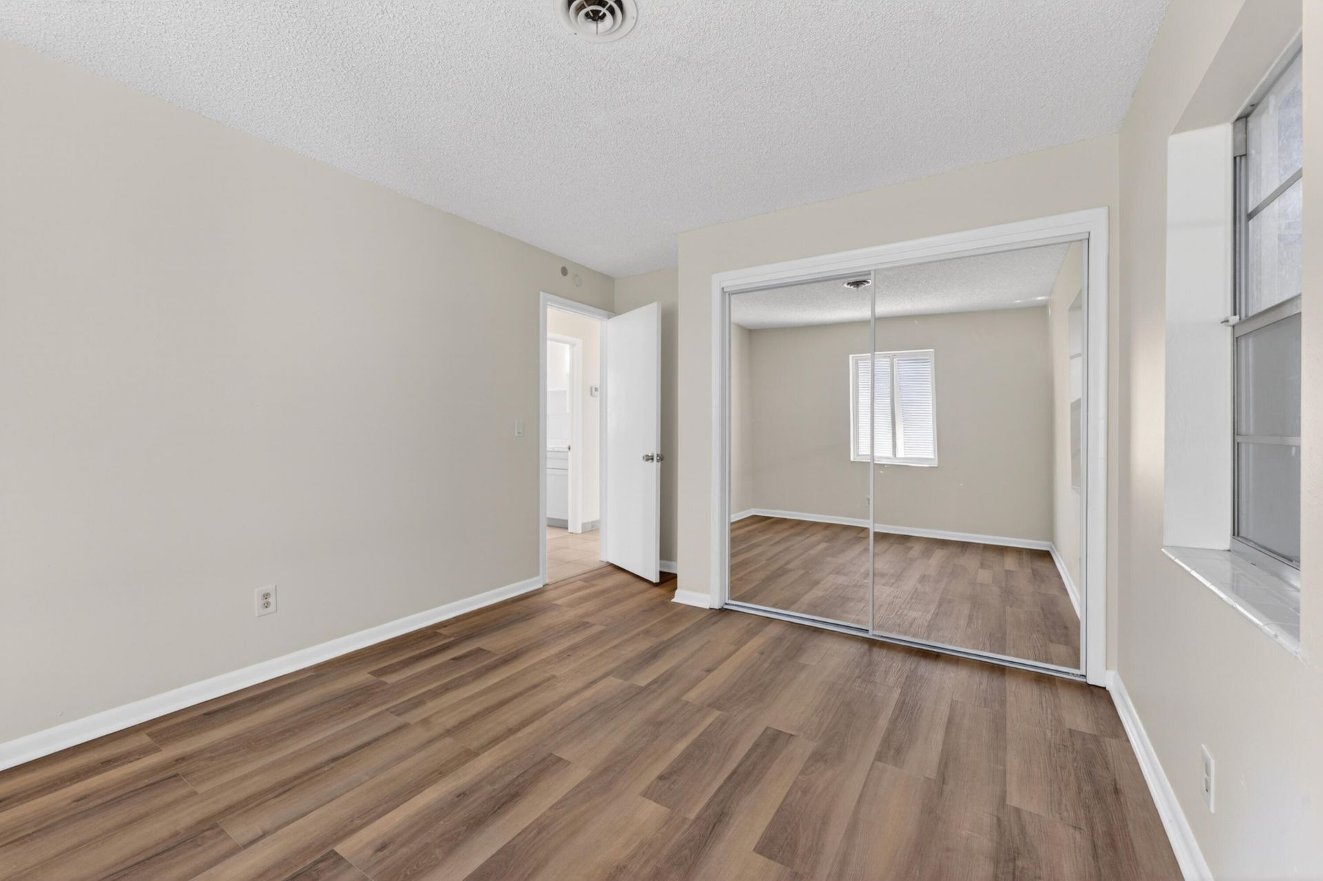 1422 42nd Street, West Palm Beach, FL 33407 Photo