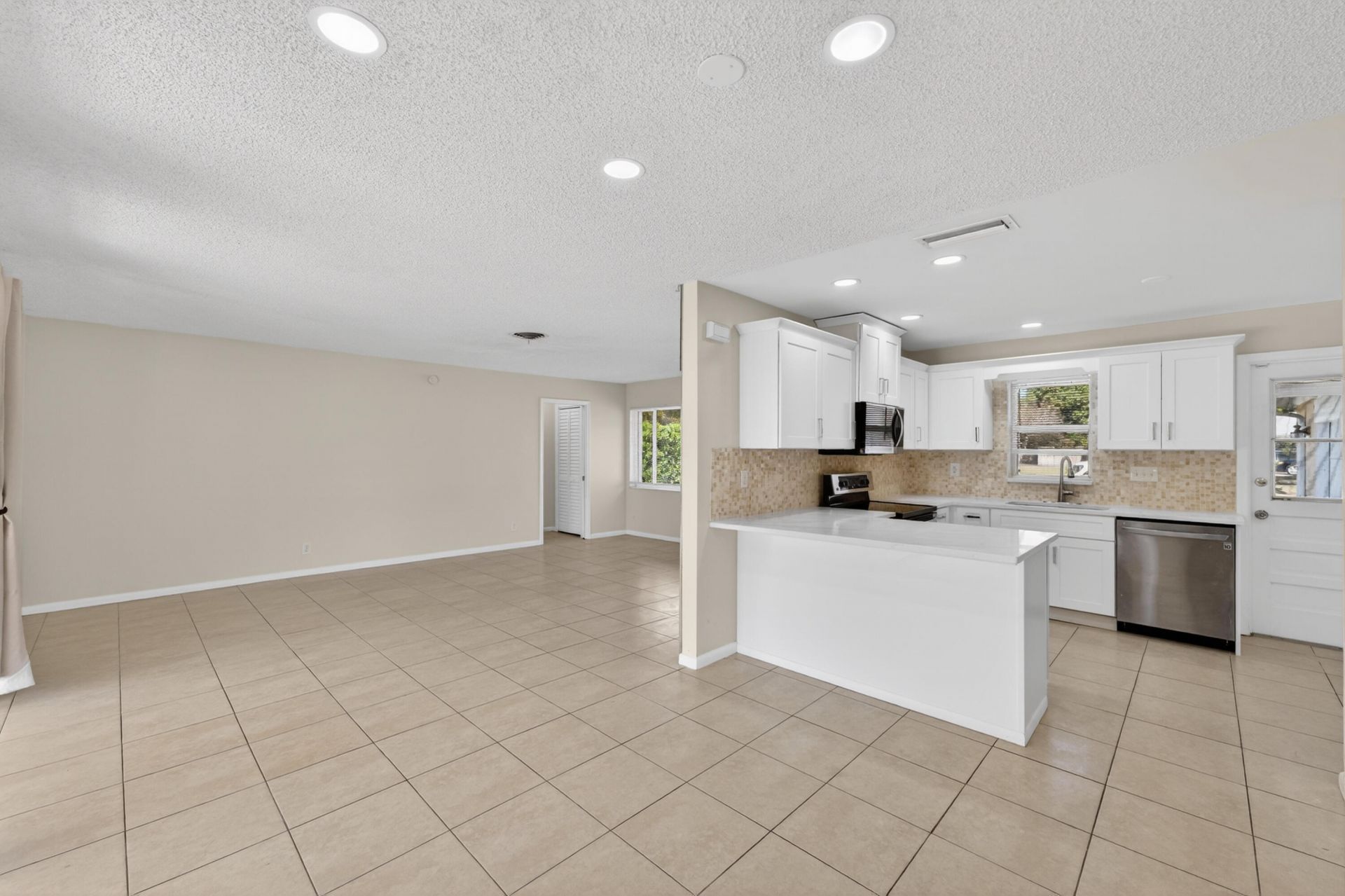 1422 42nd Street, West Palm Beach, FL 33407 Photo