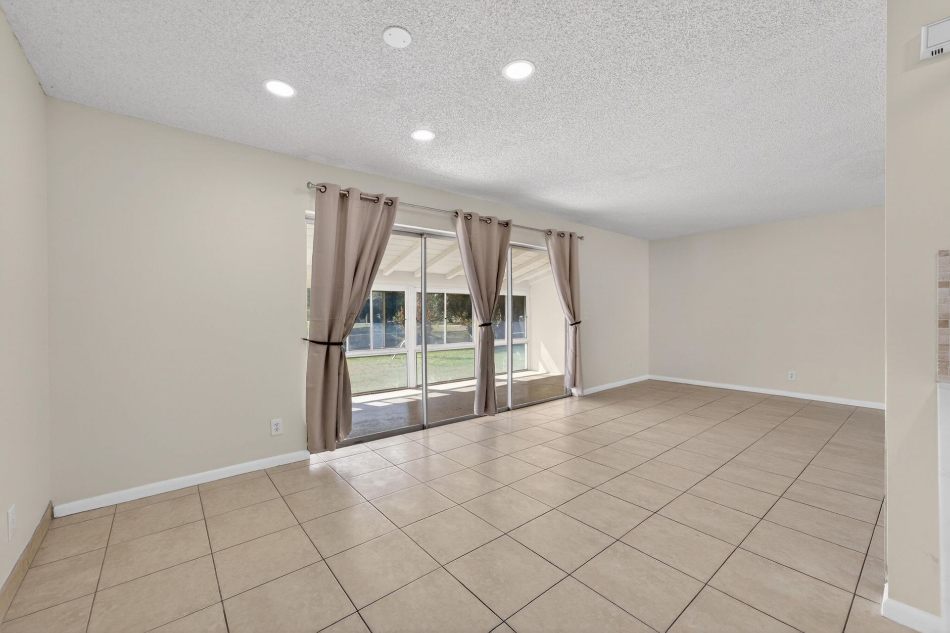 1422 42nd Street, West Palm Beach, FL 33407 Photo