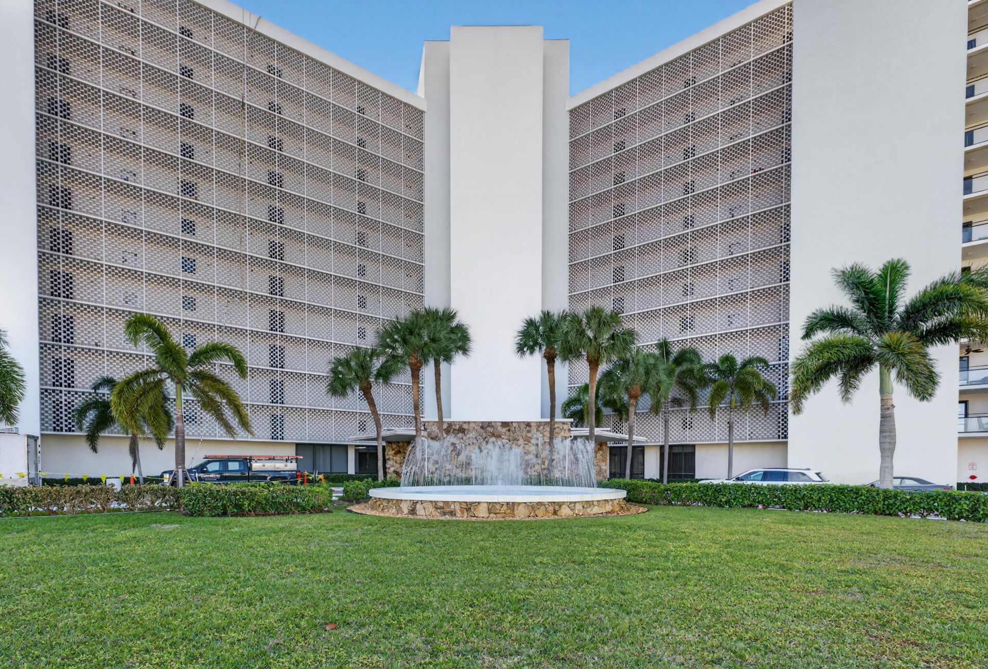 336 Golfview Road, Unit 704, North Palm Beach, FL 33408 Photo