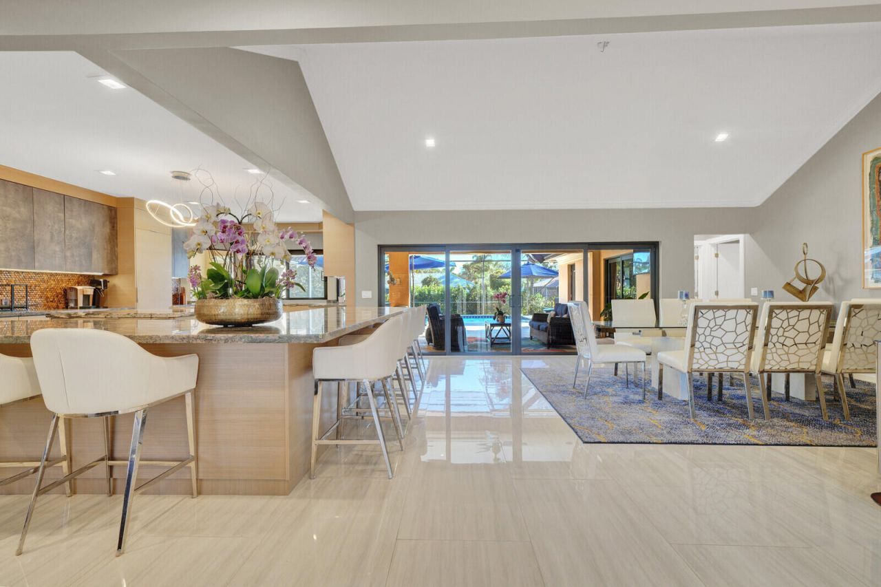 513 N Country Club Drive, Atlantis, FL 33462 Photo