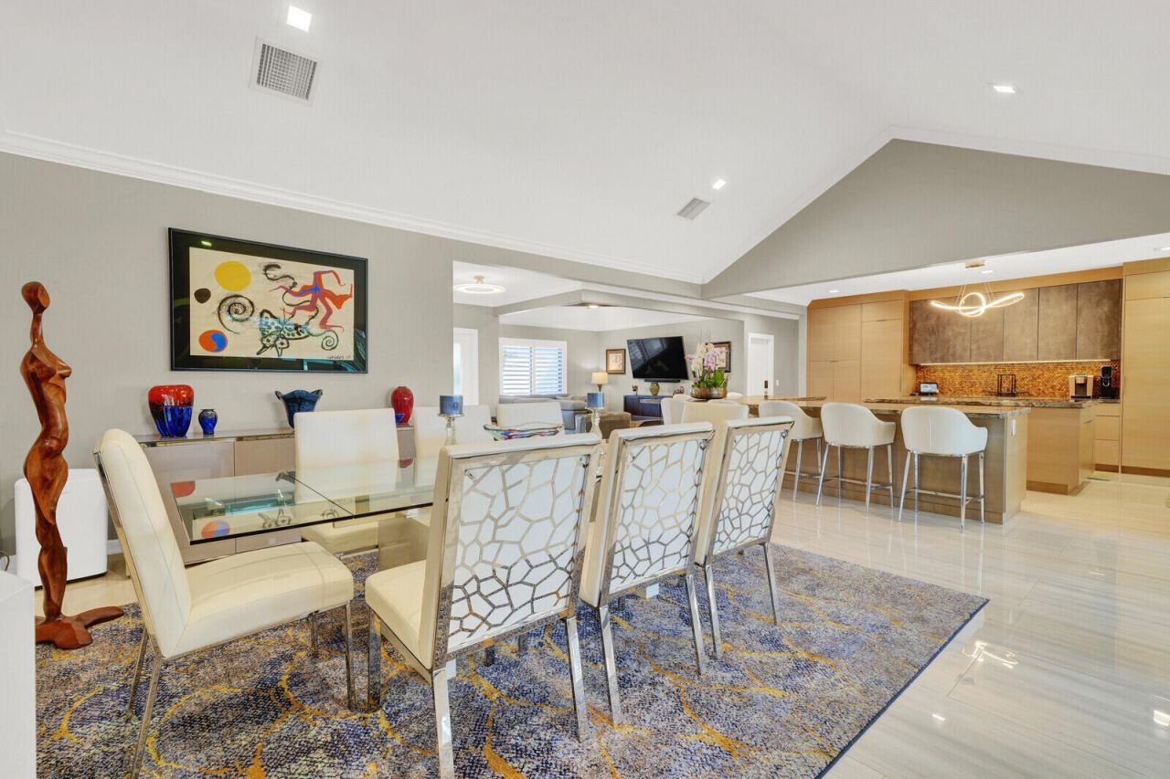 513 N Country Club Drive, Atlantis, FL 33462 Photo