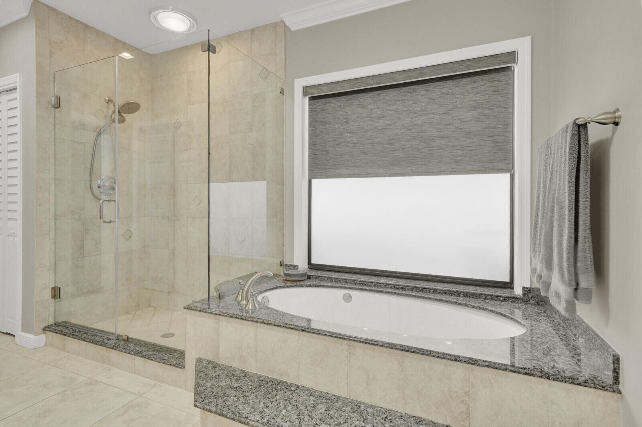 513 N Country Club Drive, Atlantis, FL 33462 Photo