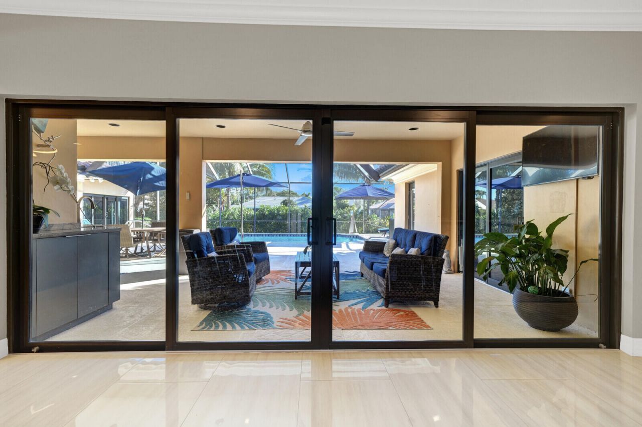 513 N Country Club Drive, Atlantis, FL 33462 Photo