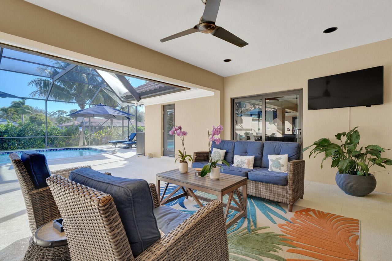 513 N Country Club Drive, Atlantis, FL 33462 Photo