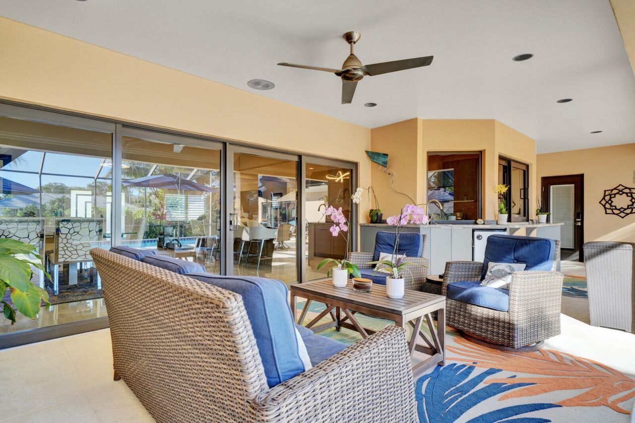 513 N Country Club Drive, Atlantis, FL 33462 Photo